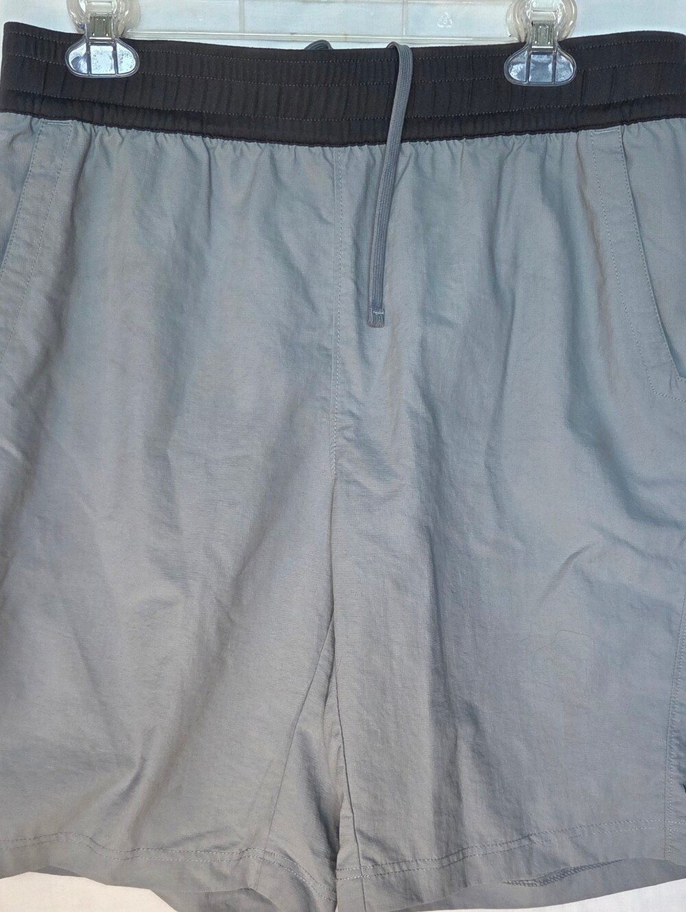 The North Face Men's Gray Elastic Drawstring Waist Shorts Nylon Sz  M Quick-dry